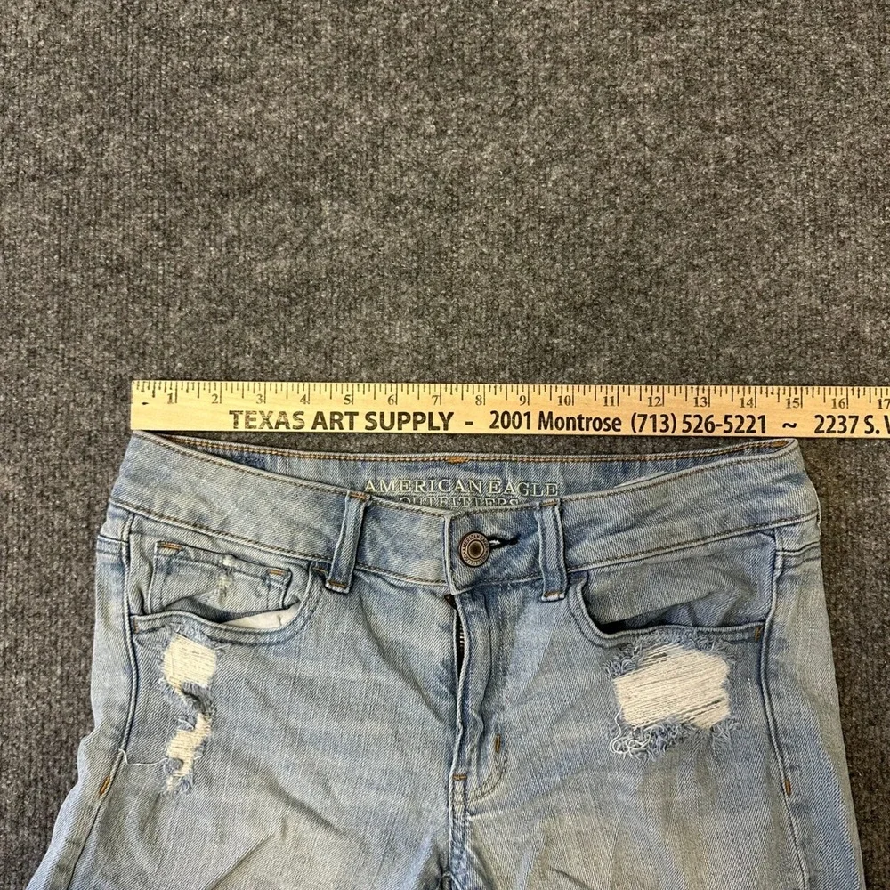 American Eagle Shorts Womens Size 6 Blue Distressed Midi Stretch Raw Hem Denim